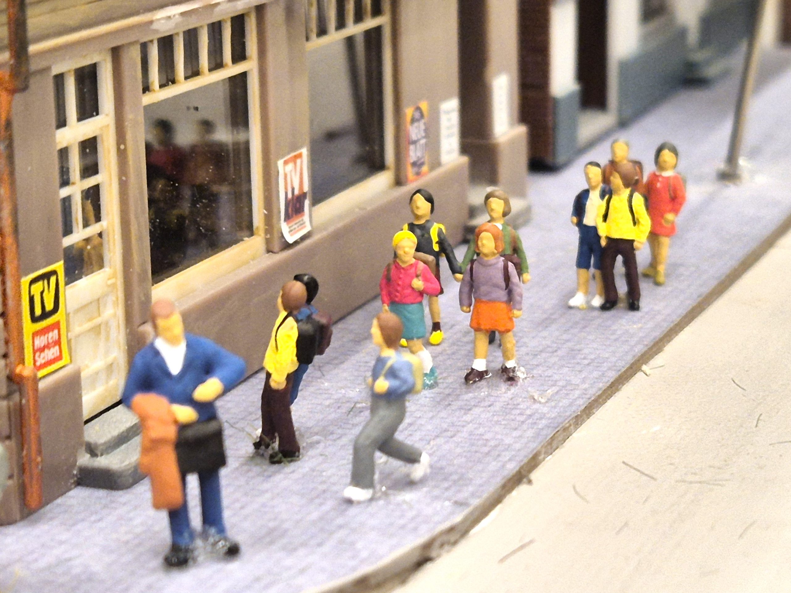 School Kids miniature